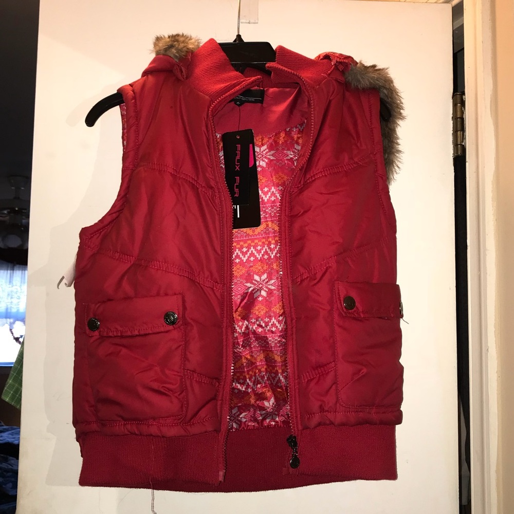 Red vest NWT